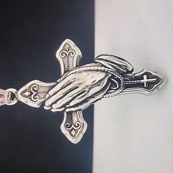 Praying hands 🙏 cross ✝️ Necklace NWT - Picture 2 of 5